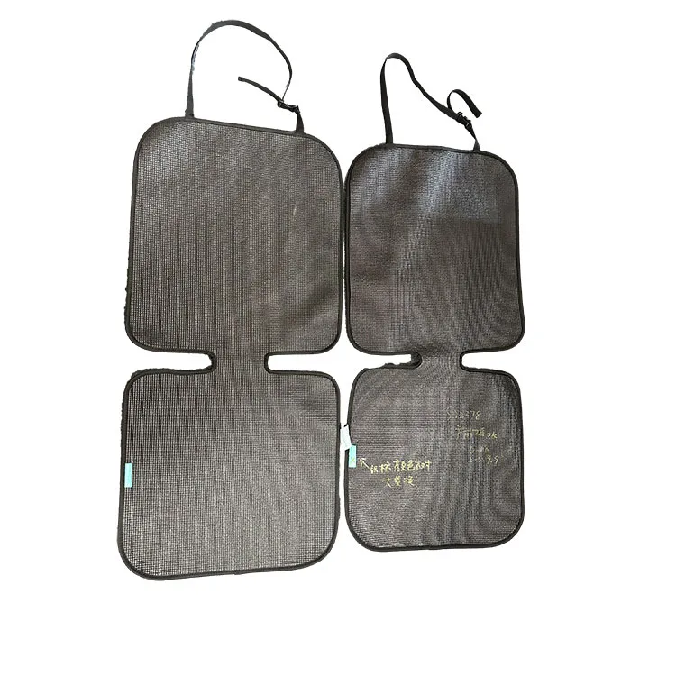 Do PVC car seat mat requirere regularem sustentationem?