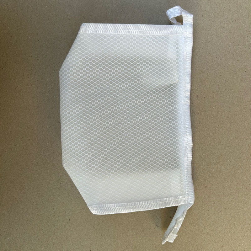 Quam ad mundare patet medicamine peram