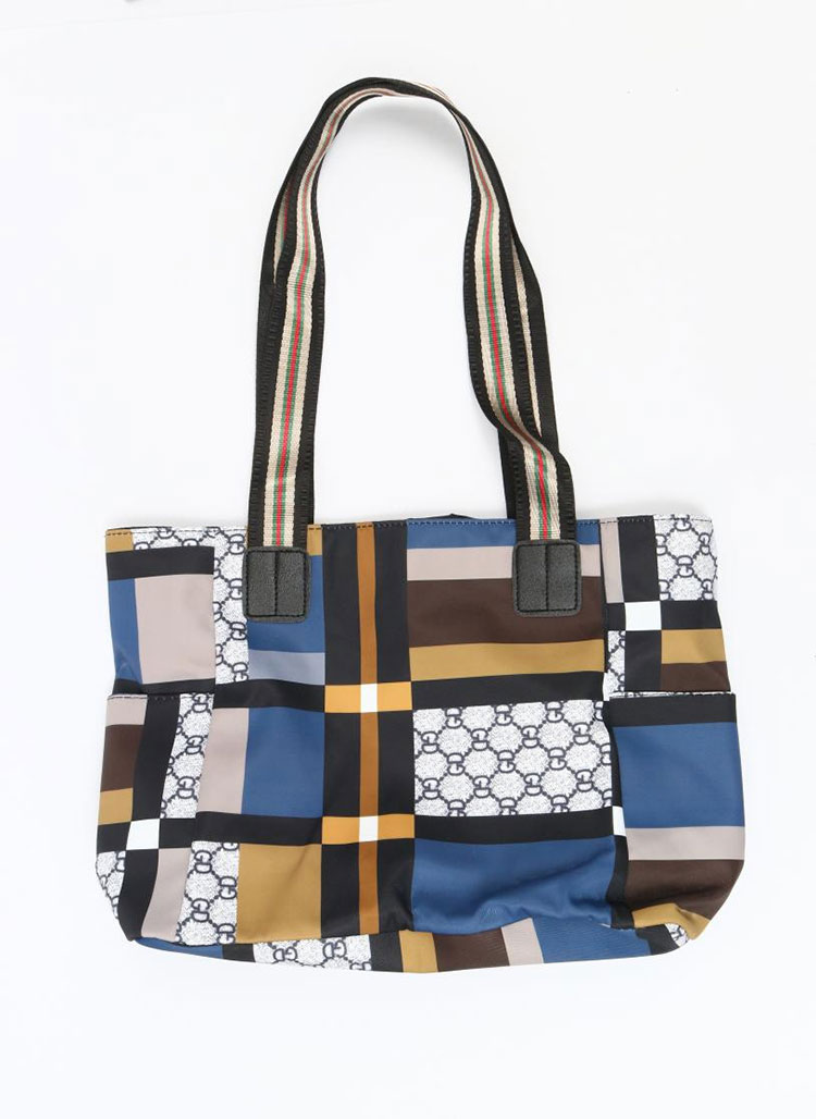 Et practicality magnis humero sacculos per peregrinatione